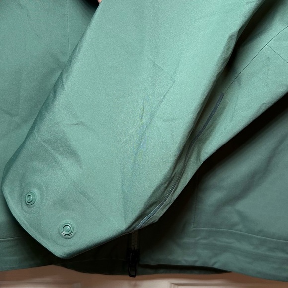 Lululemon Men’s Waterproof Full-Zip Rain Jacket-Medium Forest Green/Small - Picture 9 of 15